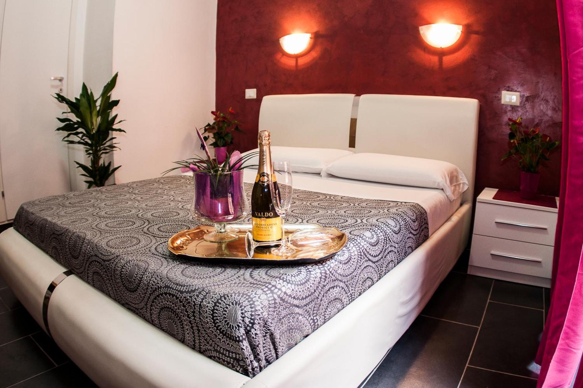 Gio' Suites Rom Værelse billede
